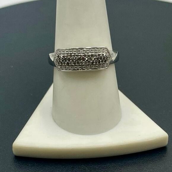 D’Joy Sterling Silver Rhodium Black Clear Pave Diamond Bar Band Ring Sz 9.25 - Picture 1 of 8